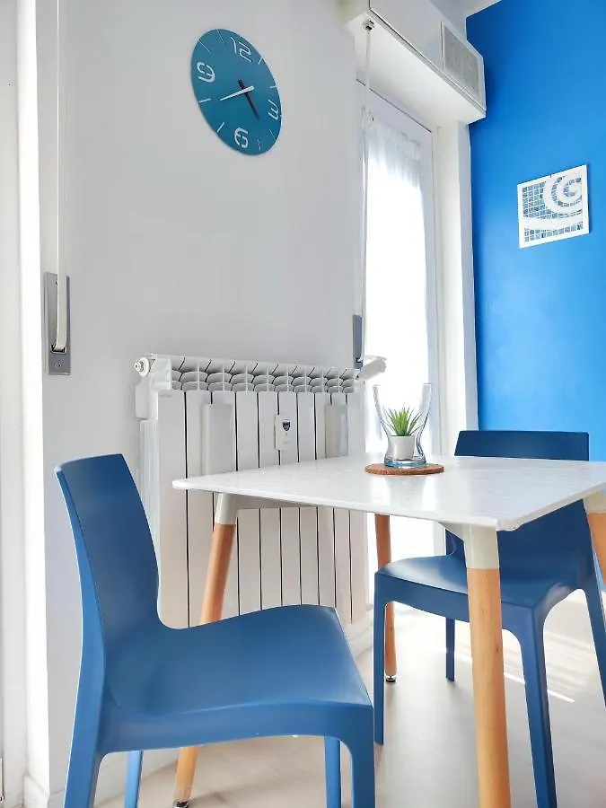 Large New Stylish Studio Apt - Metro Fast Wifi A/C Daire Milano İtalya